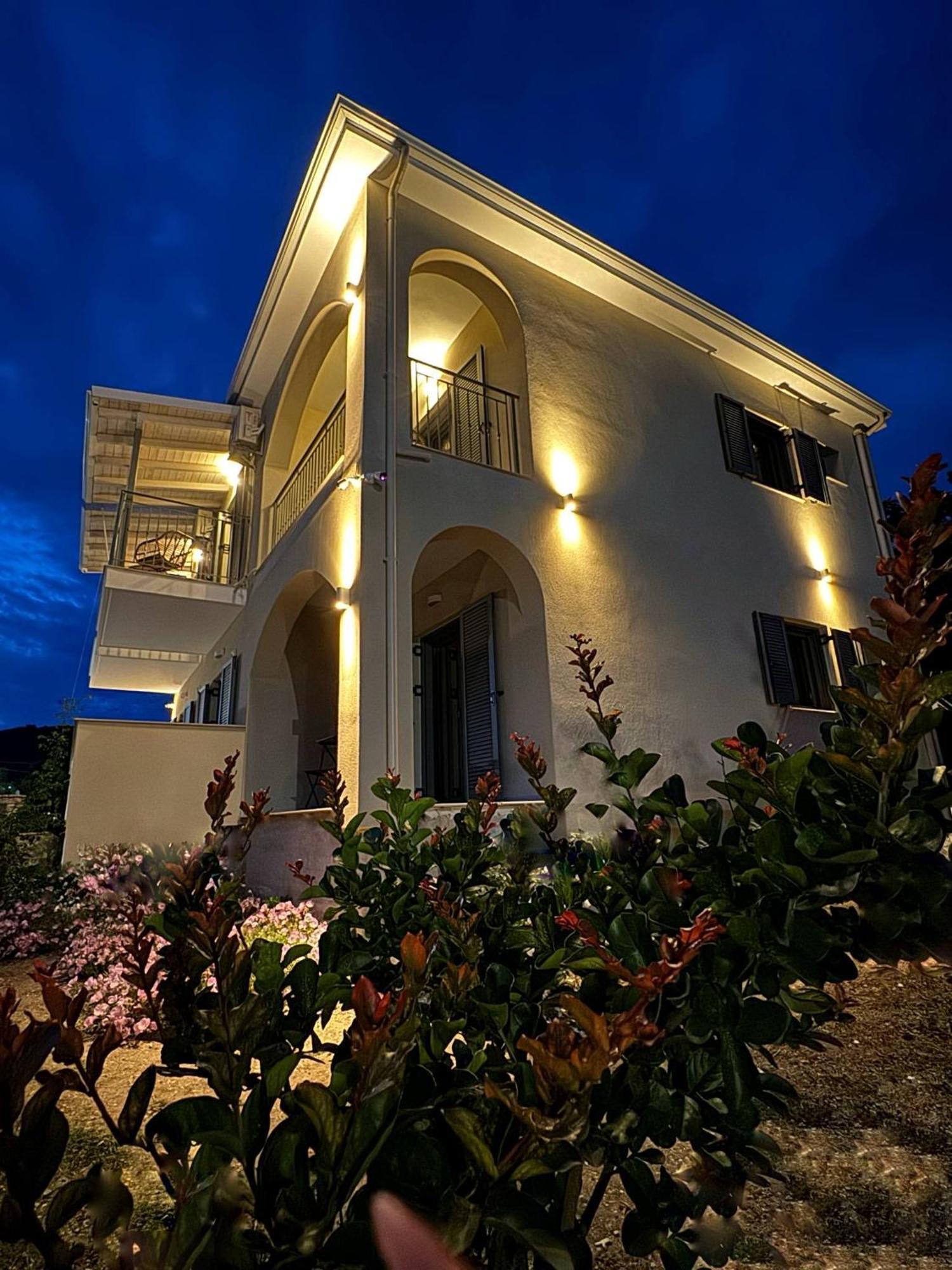 OLEA Luxury Apartments Parga Extérieur photo